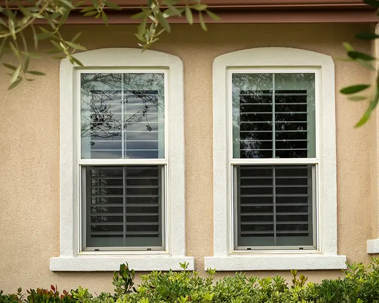 Roller Brothers Construction - window styles, single-hung windows - Chatham, IL