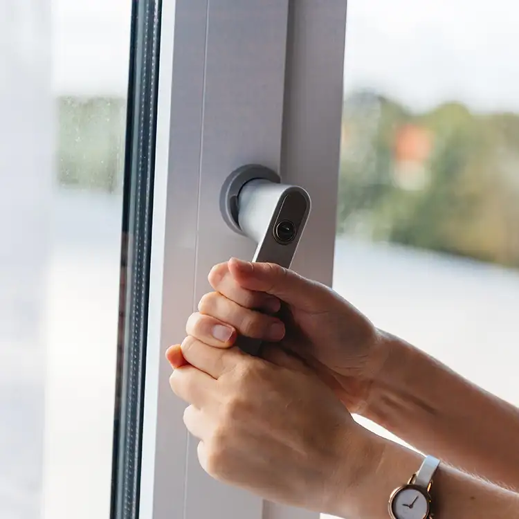 Roller Brothers Construction - Windows that stick, jam, or are difficult to open and close - Springfield, IL